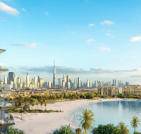 La Mer, Dubai beachfront view with buildings and skyline .